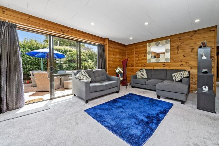 Photo of property in 2/98 Springs Road, Hornby, Christchurch, 8042