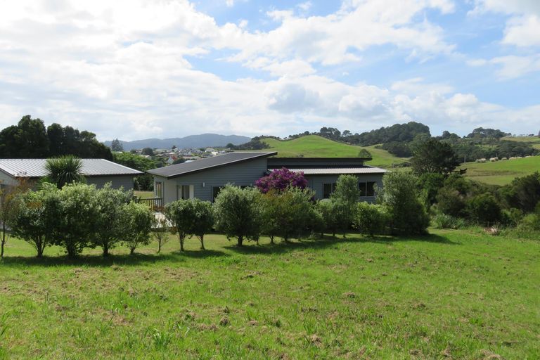 Photo of property in 5 Lori Lane, Coopers Beach, 0420