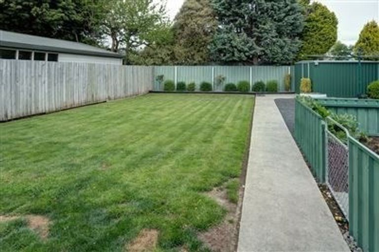 Photo of property in 11 Stackhouse Avenue, Bishopdale, Christchurch, 8053