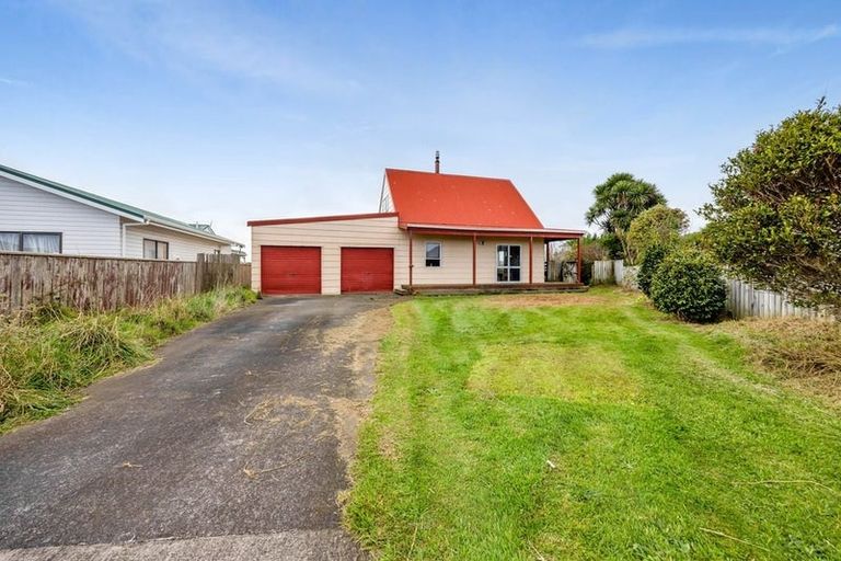 Photo of property in 22 Ponderosa Place, Opunake, 4616