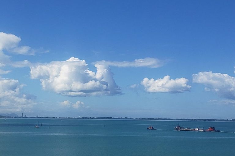 Photo of property in 102 Beach Road, Onerahi, Whangarei, 0110