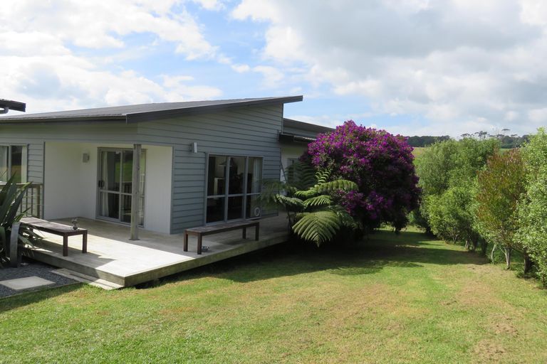 Photo of property in 5 Lori Lane, Coopers Beach, 0420