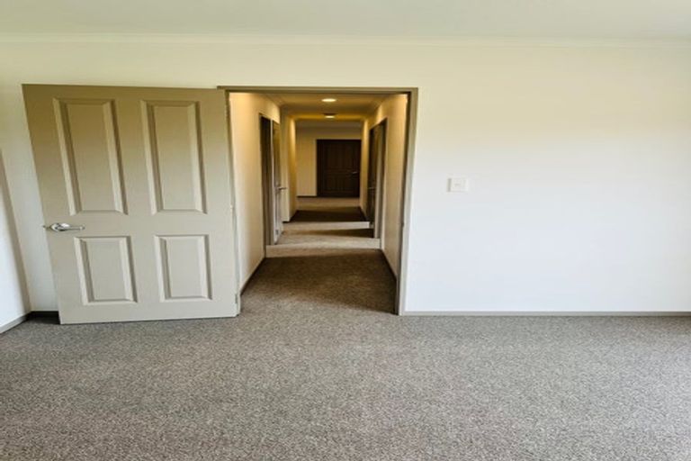 Photo of property in 25 Grabella Place, Papamoa Beach, Papamoa, 3118