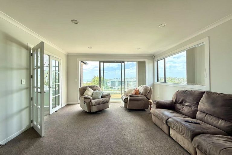 Photo of property in 52 Caldera Drive, Long Bay, Auckland, 0630
