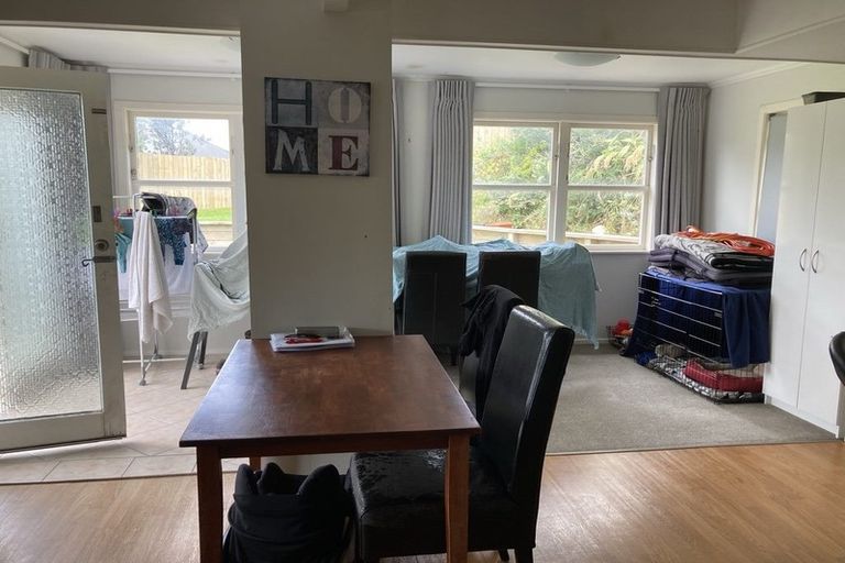 Photo of property in 31 Cave Road, Houghton Bay, Wellington, 6023