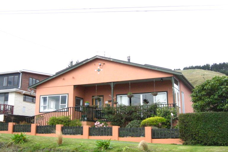 Photo of property in 8 Wharfdale Street, Macandrew Bay, Dunedin, 9014