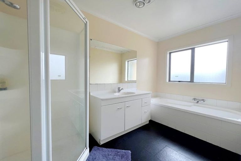 Photo of property in 21 Corsair Place, Melville, Hamilton, 3206