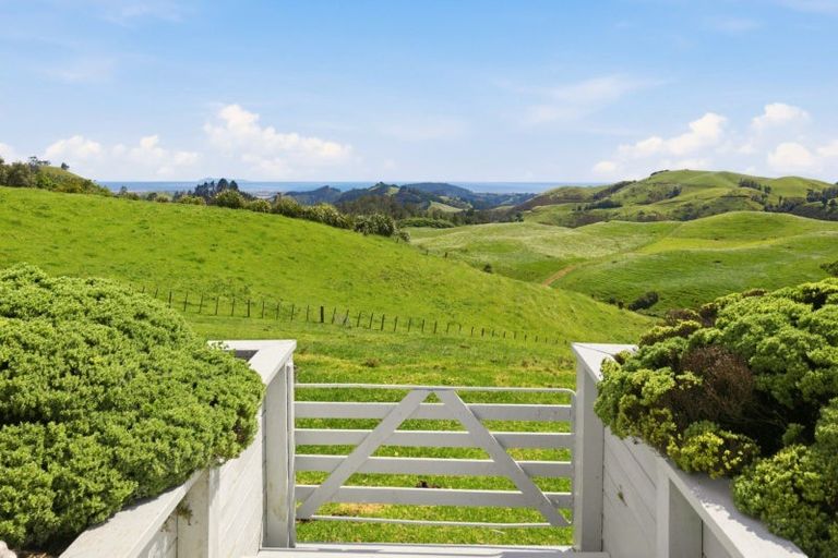 Photo of property in 2a Kaitemako Road, Welcome Bay, Tauranga, 3112