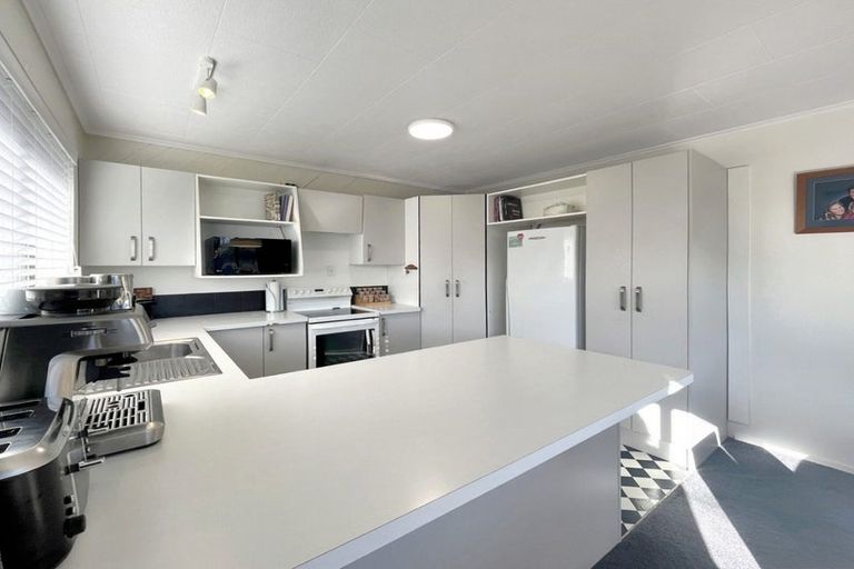 Photo of property in 55 Raglan Avenue, Cloverlea, Palmerston North, 4412