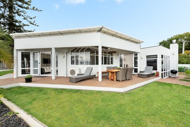 Photo of property in 18 Beach Grove, Omokoroa, 3114