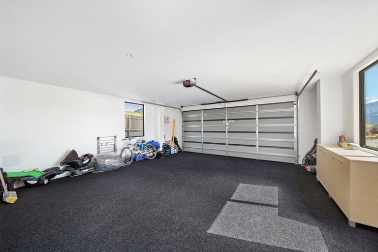 Photo of property in 3a Glenelg Lane, Jacks Point, 9371