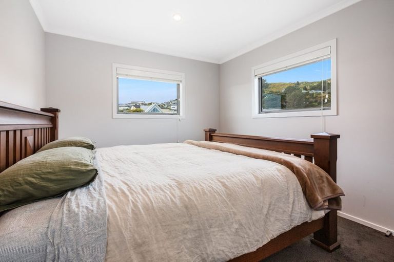 Photo of property in 17 Kepler Way, Aotea, Porirua, 5024