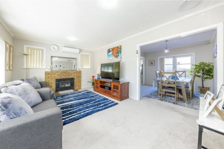 Photo of property in 37 Puriri Road, Manurewa, Auckland, 2102