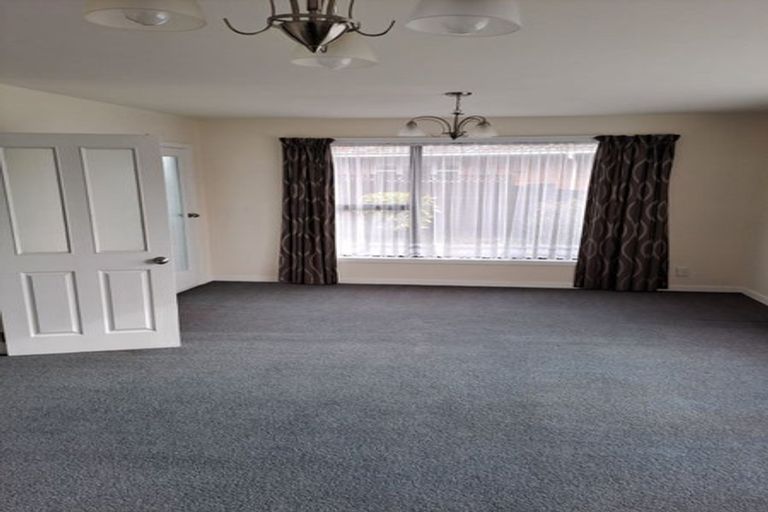 Photo of property in 7 Storry Place, Avonhead, Christchurch, 8042