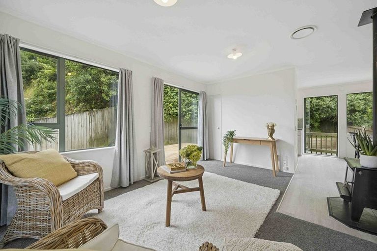 Photo of property in 50 Cardiff Crescent, Cannons Creek, Porirua, 5024