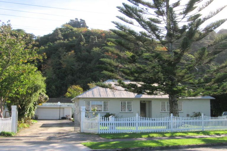 Photo of property in 27 Owen Street, Belmont, Lower Hutt, 5010