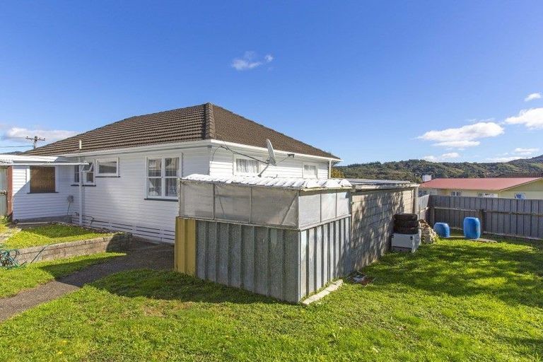 Photo of property in 17 Castlerea Street, Wainuiomata, Lower Hutt, 5014