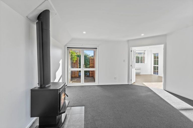 Photo of property in 2/53 Hamilton Avenue, Ilam, Christchurch, 8041