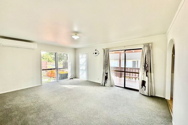 Photo of property in 18 Banyan Drive, Totara Heights, Auckland, 2105