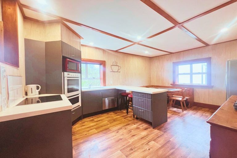 Photo of property in 15 Rangiuru Road, Otaki Beach, Otaki, 5512