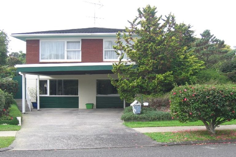 Photo of property in 1 Imatra Place, Sunnyhills, Auckland, 2010