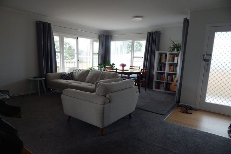 Photo of property in 3/3 Otakau Road, Milford, Auckland, 0620