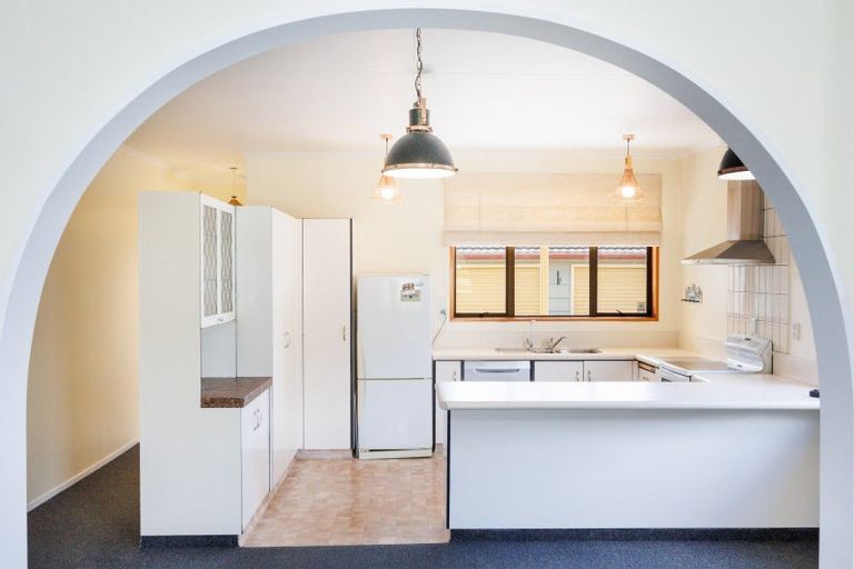 Photo of property in 9 Shamrock Street, Takaro, Palmerston North, 4412