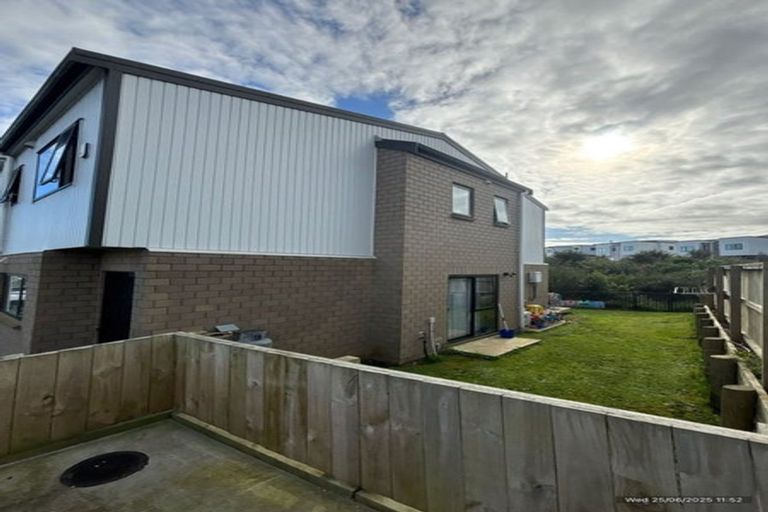 Photo of property in 35a Crestview Rise, Papakura, 2110