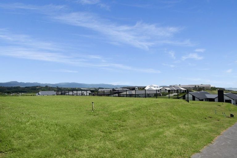 Photo of property in 8 Kuaka Rise, Omokoroa, 3114