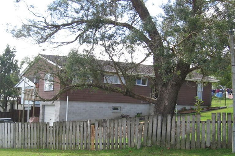 Photo of property in 51 Cedar Heights Avenue, Massey, Auckland, 0614