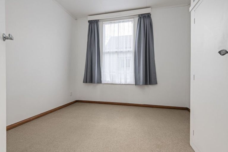 Photo of property in 7 Ross Street, Woodville, 4920