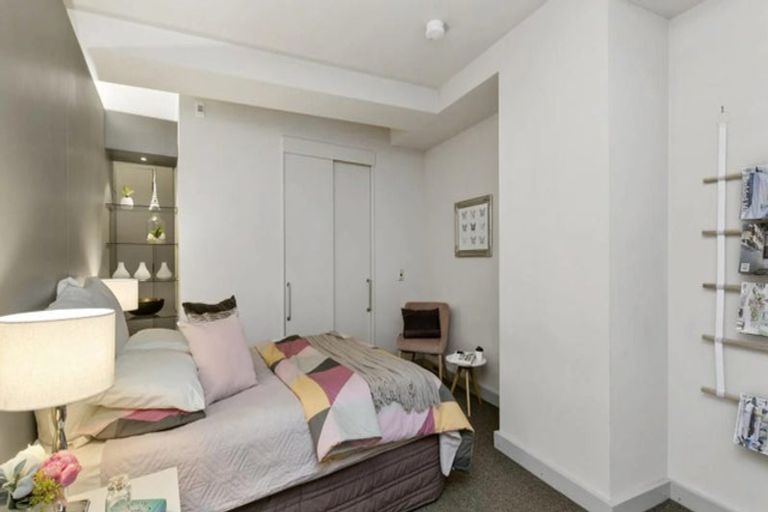 Photo of property in Gerondis Bldg Apartments, 407/60 Willis Street, Wellington Central, Wellington, 6011