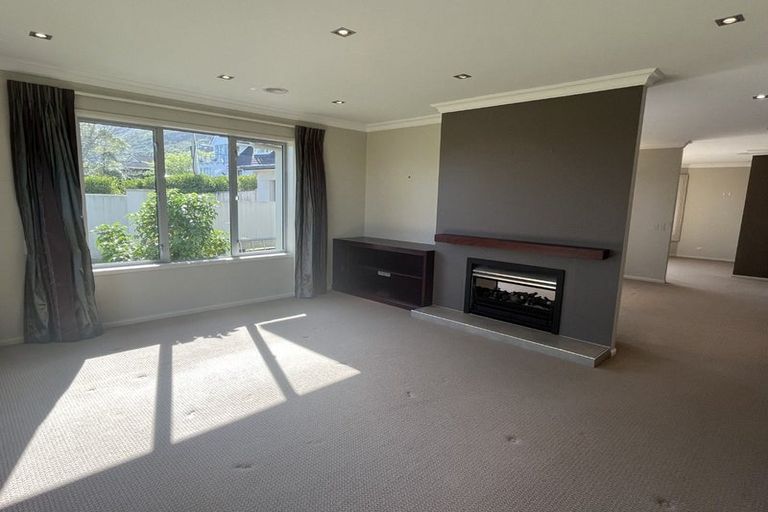Photo of property in 71 Winara Avenue, Waikanae, 5036