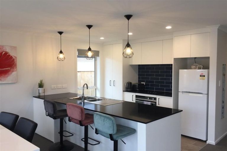 Photo of property in 8 Paioke Street, Waikanae, 5036