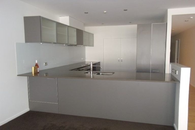 Photo of property in 204/7 Humber Street, Pandora, Napier, 4110