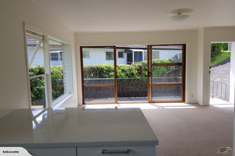 Photo of property in 2/20 Glamorgan Drive, Torbay, Auckland, 0630