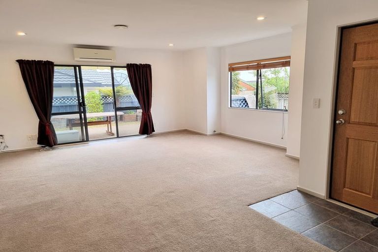 Photo of property in 3/520 Don Buck Road, Westgate, Auckland, 0614