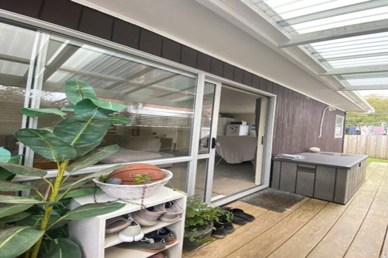 Photo of property in 43 Stapleford Crescent, Browns Bay, Auckland, 0630