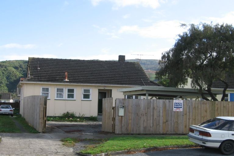 Photo of property in 1279a High Street, Taita, Lower Hutt, 5011