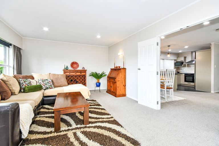 Photo of property in 10 Kavanagh Place, Opaheke, Papakura, 2113