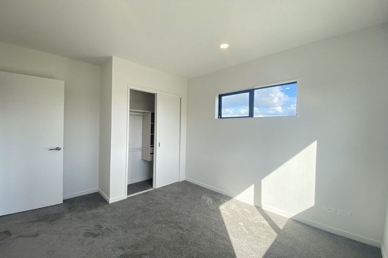 Photo of property in 1 Green Bamboo Road, Hobsonville, Auckland, 0616