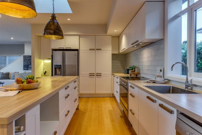 Photo of property in 52 Saint Andrews Hill Road, Mount Pleasant, Christchurch, 8081