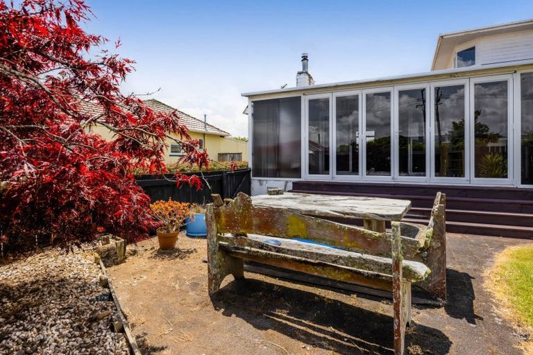 Photo of property in 43 Brown Street, Inglewood, 4330