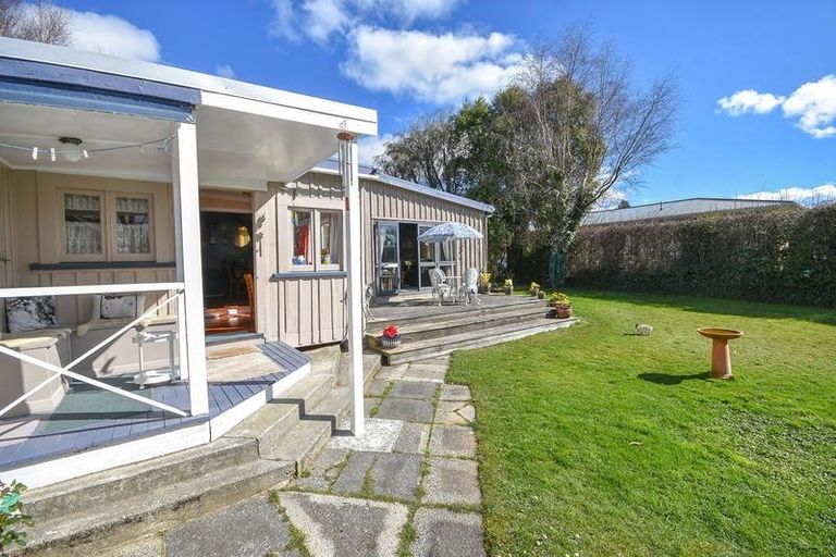 Photo of property in 7 Castle Street, Waihola, Milton, 9073