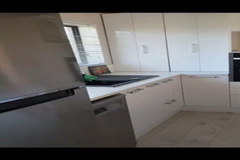 Photo of property in 2/10 Onslow Road, Papakura, 2110