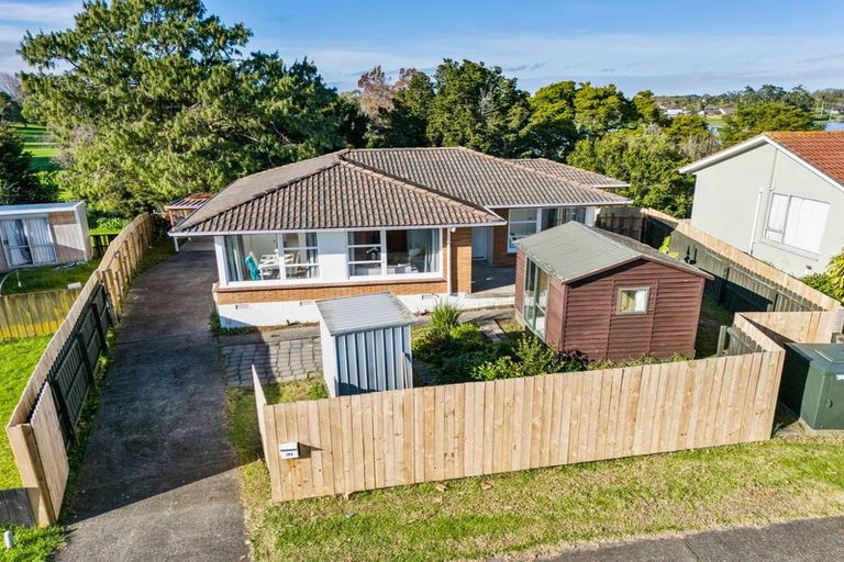 Photo of property in 22 Innismara Avenue, Wattle Downs, Auckland, 2103