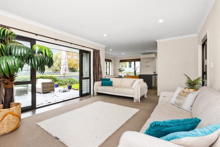 Photo of property in 15a Moeller Street, Taradale, Napier, 4112