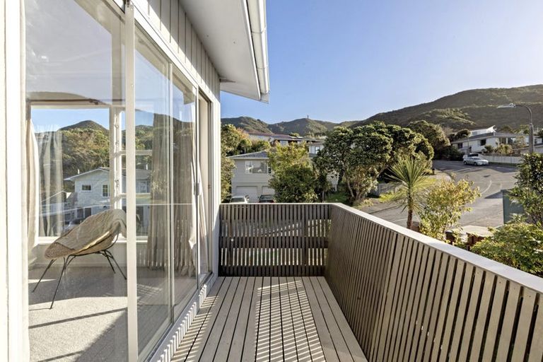 Photo of property in 48 Thurleigh Grove, Karori, Wellington, 6012