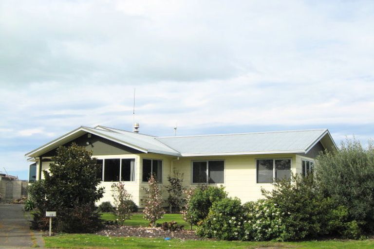 Photo of property in 19 Sutton Avenue, Clive, 4102