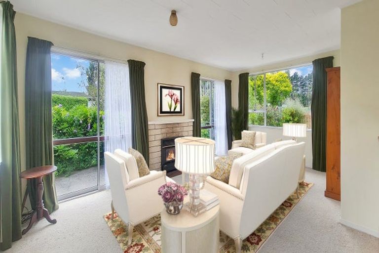 Photo of property in 24 Oaklea Avenue, Marton, 4710